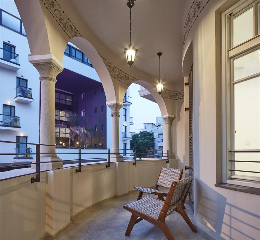 Renoma Suite with balcony — photo 2